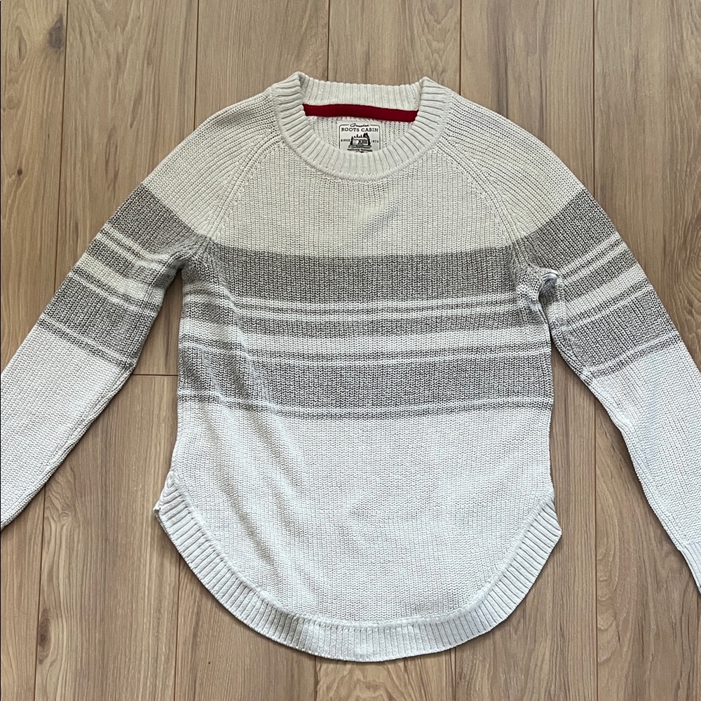 Roots Women's Sweater in Gray and White